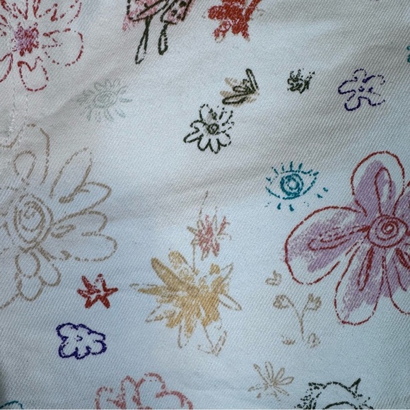 Woman’s Levi’s, Space Doodle Floral Print, High Waist Shorts - Picture 6 of 15